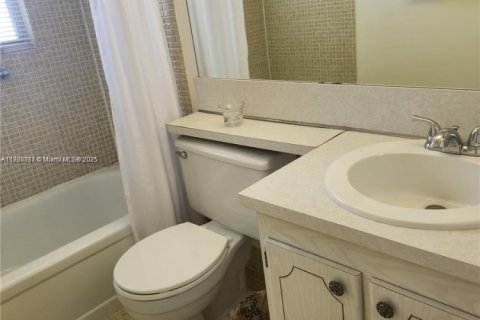 Купить кондоминиум в Дирфилд-Бич, Флорида 2 спальни, 76.18м2, № 2053588 - фото 11