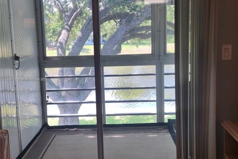 Купить кондоминиум в Дирфилд-Бич, Флорида 2 спальни, 76.18м2, № 2053588 - фото 20