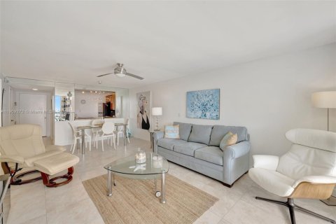 Copropriété à vendre à Hollywood, Floride: 1 chambre, 72.19 m2 № 1965134 - photo 8