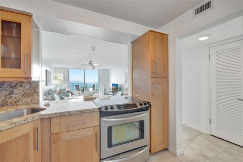 Copropriété à vendre à Hollywood, Floride: 1 chambre, 72.19 m2 № 1965134 - photo 2