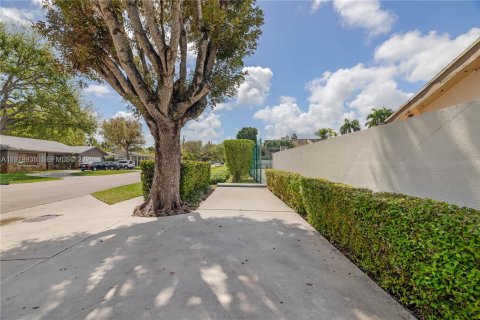 Купить кондоминиум в Саут-Майами, Флорида 3 спальни, 204.38м2, № 2049315 - фото 4