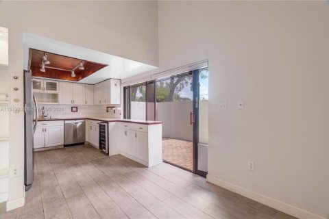 Купить кондоминиум в Саут-Майами, Флорида 3 спальни, 204.38м2, № 2049315 - фото 10