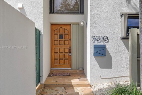 Купить кондоминиум в Саут-Майами, Флорида 3 спальни, 204.38м2, № 2049315 - фото 2