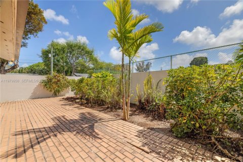 Купить кондоминиум в Саут-Майами, Флорида 3 спальни, 204.38м2, № 2049315 - фото 29