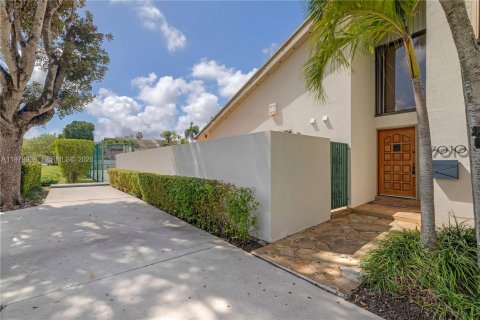 Купить кондоминиум в Саут-Майами, Флорида 3 спальни, 204.38м2, № 2049315 - фото 3