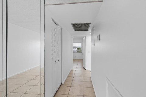 Copropriété à louer à Boca Raton, Floride: 2 chambres, 83.24 m2 № 2181217 - photo 27