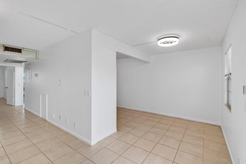 Copropriété à louer à Boca Raton, Floride: 2 chambres, 83.24 m2 № 2181217 - photo 19