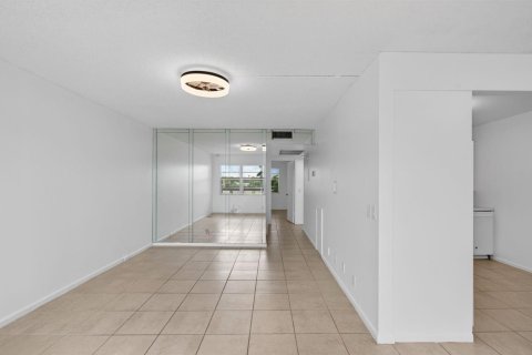 Copropriété à louer à Boca Raton, Floride: 2 chambres, 83.24 m2 № 2181217 - photo 4