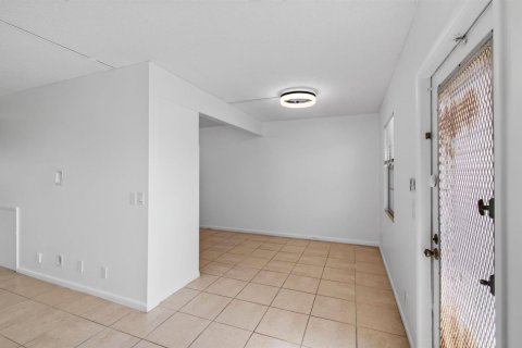 Copropriété à louer à Boca Raton, Floride: 2 chambres, 83.24 m2 № 2181217 - photo 6