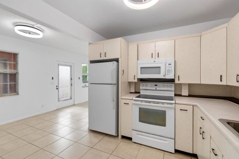 Copropriété à louer à Boca Raton, Floride: 2 chambres, 83.24 m2 № 2181217 - photo 25