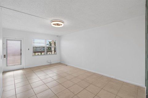 Copropriété à louer à Boca Raton, Floride: 2 chambres, 83.24 m2 № 2181217 - photo 17