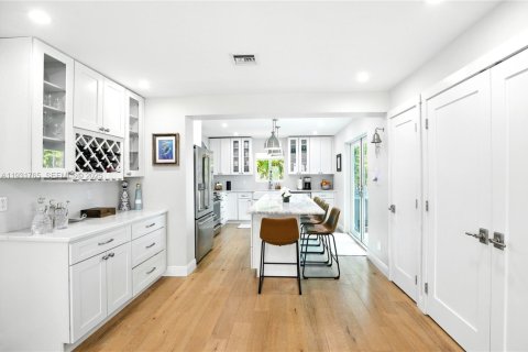 Villa ou maison à louer à North Miami, Floride: 2 chambres, 122.82 m2 № 1991358 - photo 10