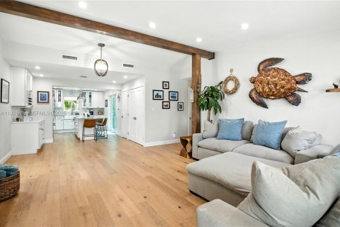 Villa ou maison à louer à North Miami, Floride: 2 chambres, 122.82 m2 № 1991358 - photo 7