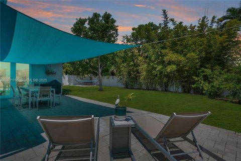 Villa ou maison à louer à North Miami, Floride: 2 chambres, 122.82 m2 № 1991358 - photo 3