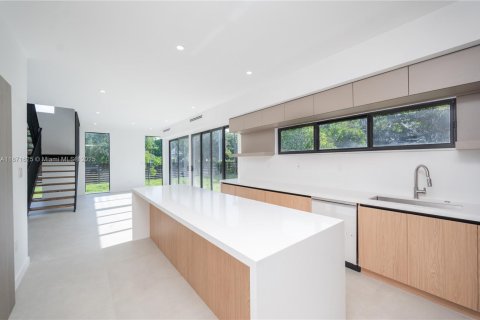 House in Fort Lauderdale, Florida 3 bedrooms, 282.61 sq.m. № 1920157 - photo 10