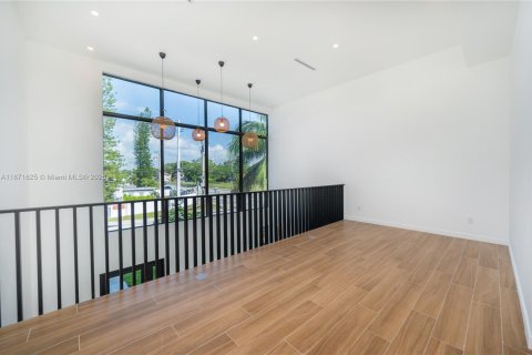House in Fort Lauderdale, Florida 3 bedrooms, 282.61 sq.m. № 1920157 - photo 16