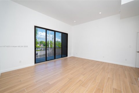 House in Fort Lauderdale, Florida 3 bedrooms, 282.61 sq.m. № 1920157 - photo 20