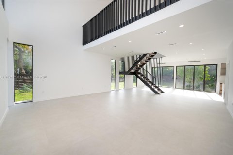 House in Fort Lauderdale, Florida 3 bedrooms, 282.61 sq.m. № 1920157 - photo 3