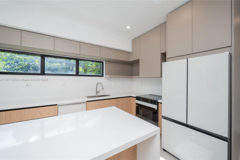 House in Fort Lauderdale, Florida 3 bedrooms, 282.61 sq.m. № 1920157 - photo 8