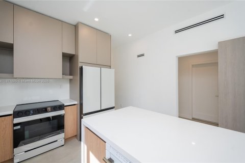House in Fort Lauderdale, Florida 3 bedrooms, 282.61 sq.m. № 1920157 - photo 12
