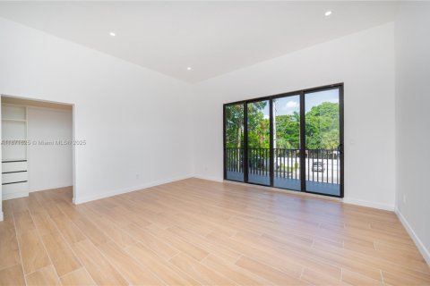 House in Fort Lauderdale, Florida 3 bedrooms, 282.61 sq.m. № 1920157 - photo 19