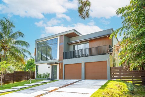 House in Fort Lauderdale, Florida 3 bedrooms, 282.61 sq.m. № 1920157 - photo 1