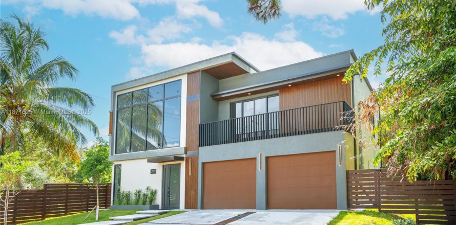 House in Fort Lauderdale, Florida 3 bedrooms, 282.61 sq.m. № 1920157