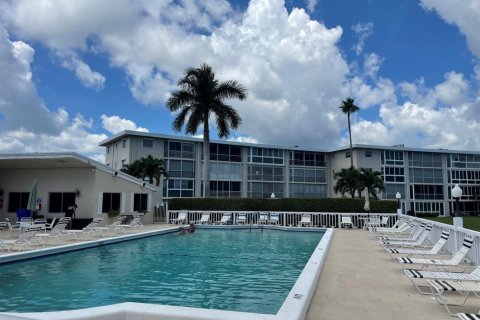 Condo in Lake Worth, Florida, 2 bedrooms  № 724635 - photo 1
