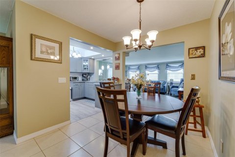 Casa en venta en Pinellas Park, Florida, 2 dormitorios, 104.24 m2 № 1884955 - foto 11