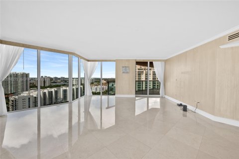 Condominio en venta en Aventura, Florida, 4 dormitorios, 379.04 m2 № 2339861 - foto 9