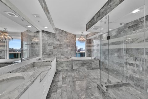 Condominio en venta en Aventura, Florida, 4 dormitorios, 379.04 m2 № 2339861 - foto 26