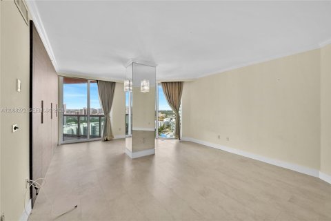 Condominio en venta en Aventura, Florida, 4 dormitorios, 379.04 m2 № 2339861 - foto 30
