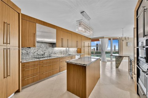 Condominio en venta en Aventura, Florida, 4 dormitorios, 379.04 m2 № 2339861 - foto 16