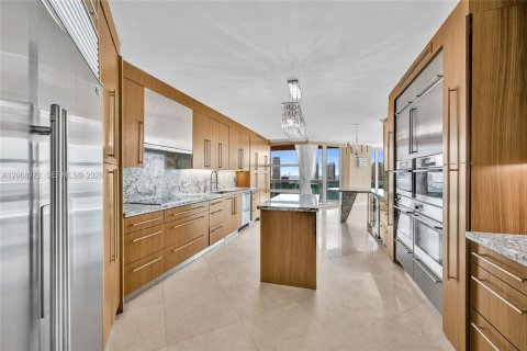 Condominio en venta en Aventura, Florida, 4 dormitorios, 379.04 m2 № 2339861 - foto 14