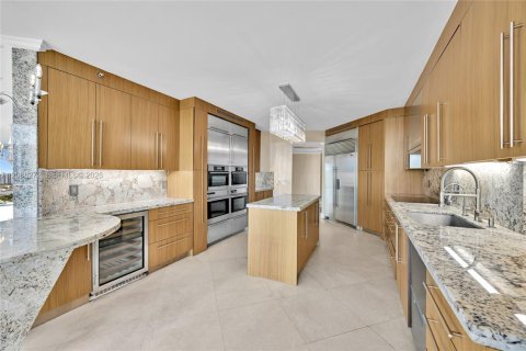Condominio en venta en Aventura, Florida, 4 dormitorios, 379.04 m2 № 2339861 - foto 19