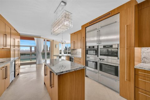 Condominio en venta en Aventura, Florida, 4 dormitorios, 379.04 m2 № 2339861 - foto 15