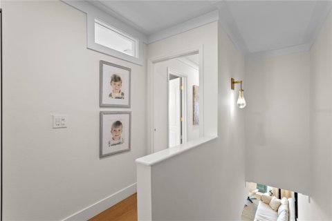 Townhouse in Saint Petersburg, Florida 3 bedrooms, 205.78 sq.m. № 2395879 - photo 30