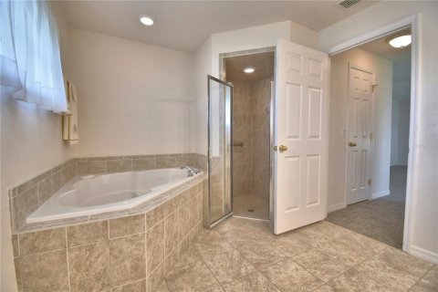Casa en venta en Winter Haven, Florida, 3 dormitorios, 175.31 m2 № 2212267 - foto 24