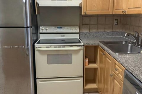 Copropriété à louer à Miami, Floride: 2 chambres, 80.82 m2 № 1920575 - photo 7