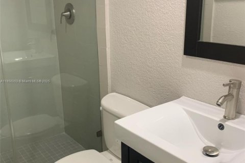 Copropriété à louer à Miami, Floride: 2 chambres, 80.82 m2 № 1920575 - photo 12