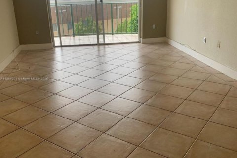 Copropriété à louer à Miami, Floride: 2 chambres, 80.82 m2 № 1920575 - photo 10