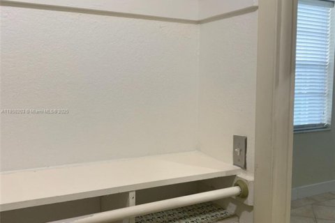 Copropriété à louer à Miami, Floride: 2 chambres, 80.82 m2 № 1920575 - photo 14
