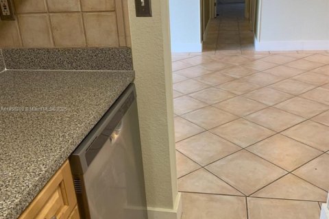 Copropriété à louer à Miami, Floride: 2 chambres, 80.82 m2 № 1920575 - photo 8