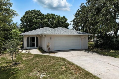 House in Sebring, Florida 3 bedrooms, 146.04 sq.m. № 1791196 - photo 1