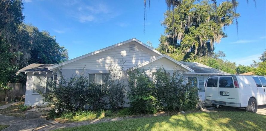 Propiedad comercial en Eustis, Florida 4 dormitorios, 198.63 m2 № 1591484