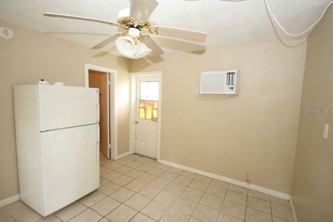 Propiedad comercial en venta en Eustis, Florida, 4 dormitorios, 198.63 m2 № 1591484 - foto 11