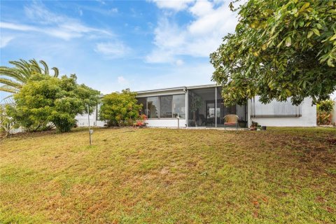 House in Holiday, Florida 2 bedrooms, 123.93 sq.m. № 2221032 - photo 28