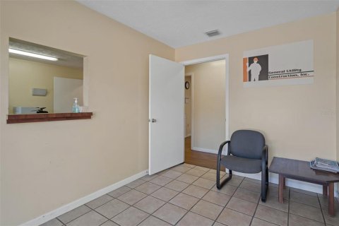 Immobilier commercial à louer à Homosassa, Floride: 1714.05 m2 № 2406789 - photo 8