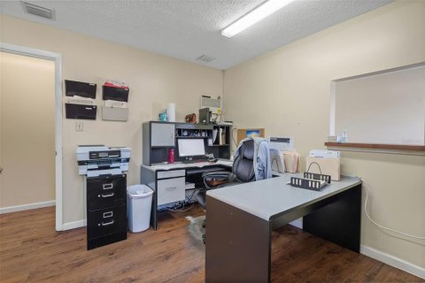 Immobilier commercial à louer à Homosassa, Floride: 1714.05 m2 № 2406789 - photo 13