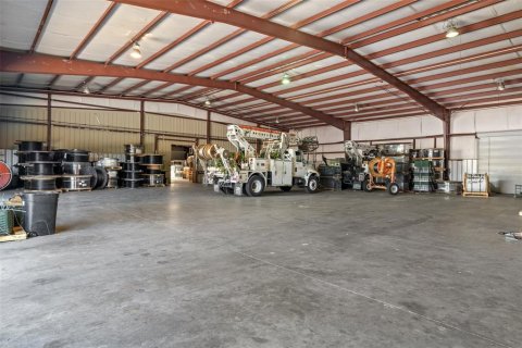 Immobilier commercial à louer à Homosassa, Floride: 1714.05 m2 № 2406789 - photo 19
